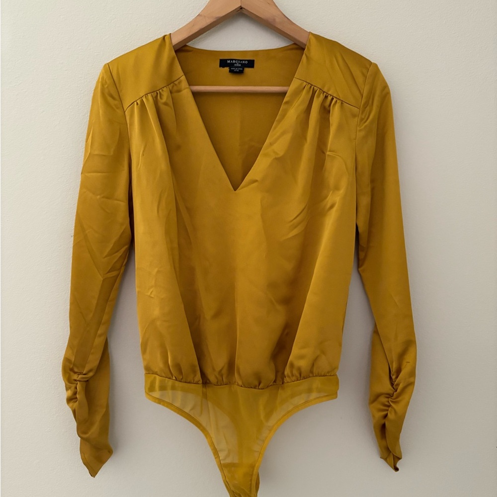 Marciano by Guess Silky Mustard V-Neck Bodysuit Sz 2